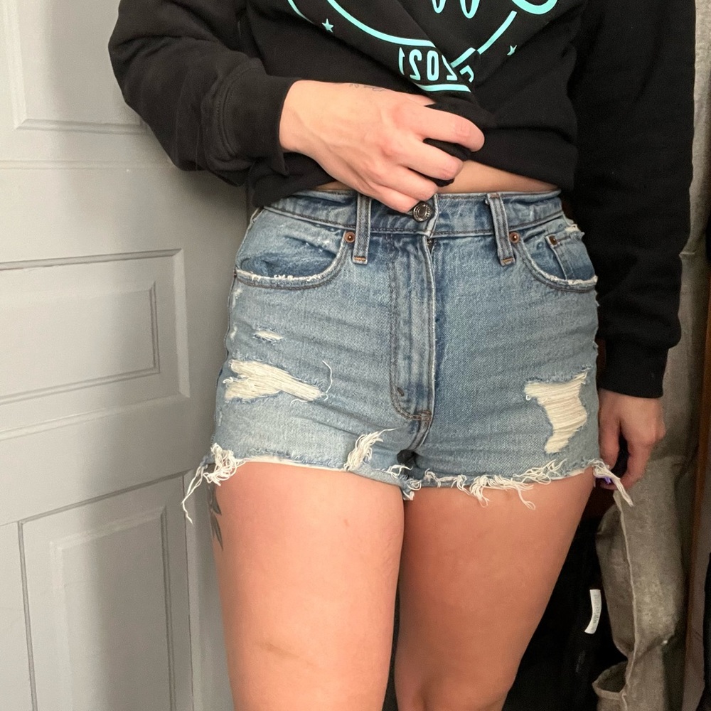 Abercrombie high rise mom shorts